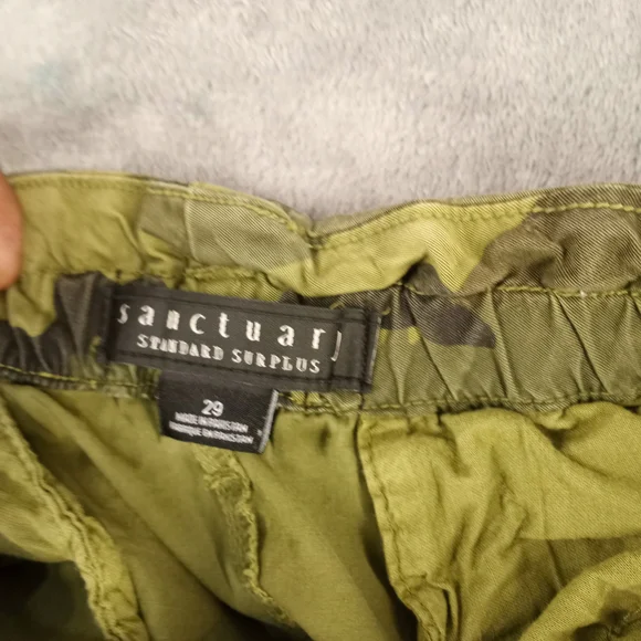 Sanctuary Standard Surplus Camo Utility Shorts Size 29 Green Military - Picture 8 of 16